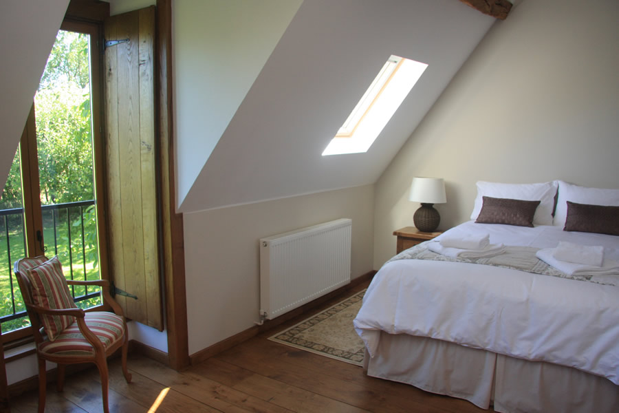 Orchard bedroom wardrobe and chest of drawers